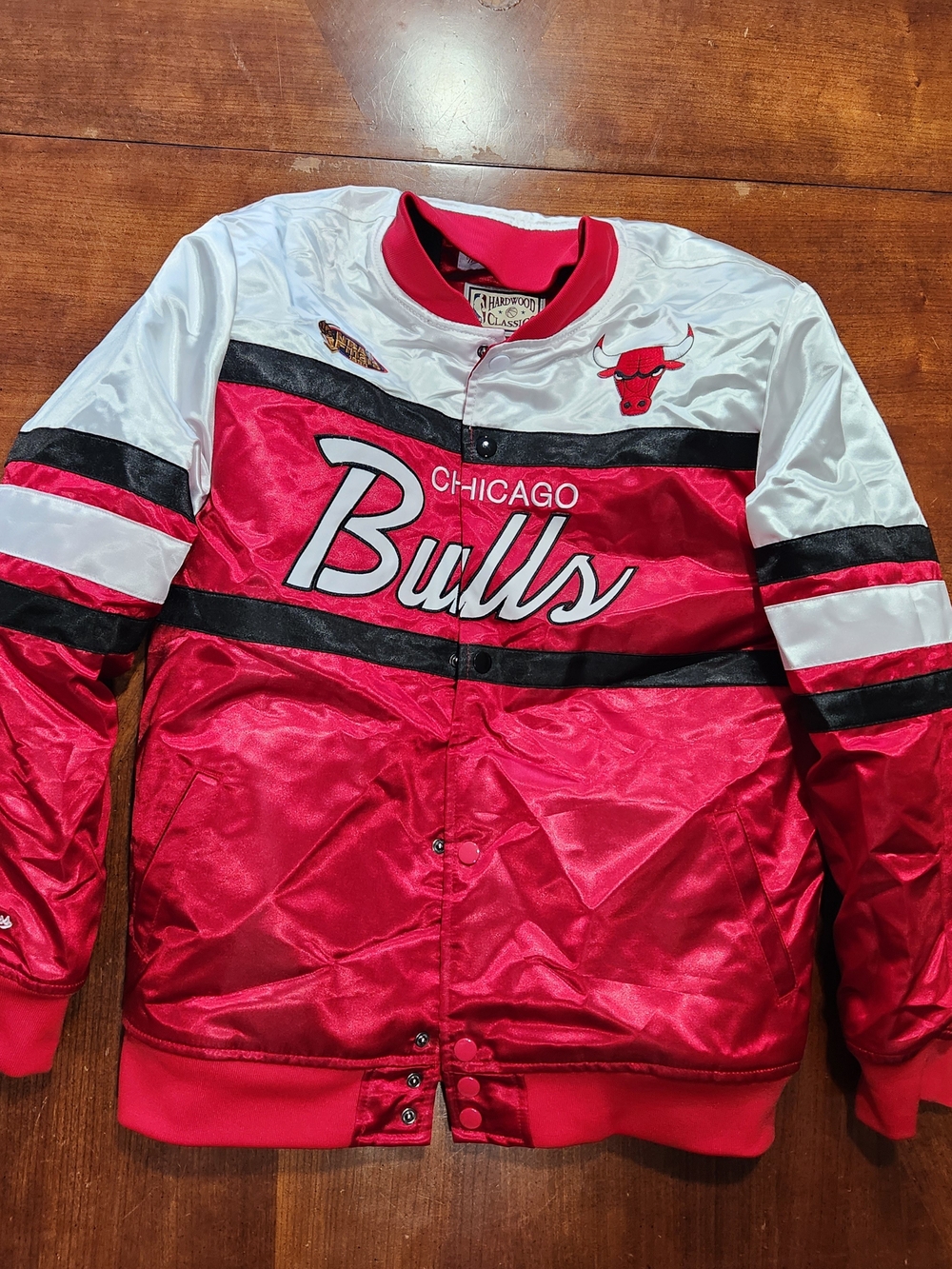 Vintage Mitchell & Ness Red Chicago Bulls Kids Satin Jacket Size Large (14-16) B
